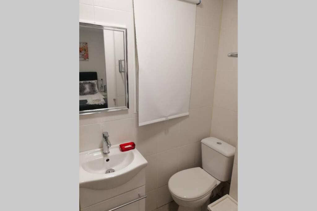 M1 Cool Loft 1 Min Walk To Metro 15 Min Center By Metro Appartement Esplugues de Llobregat Buitenkant foto