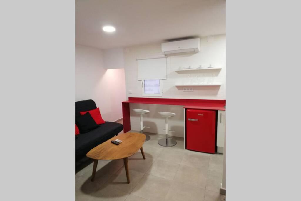 M1 Cool Loft 1 Min Walk To Metro 15 Min Center By Metro Appartement Esplugues de Llobregat Buitenkant foto